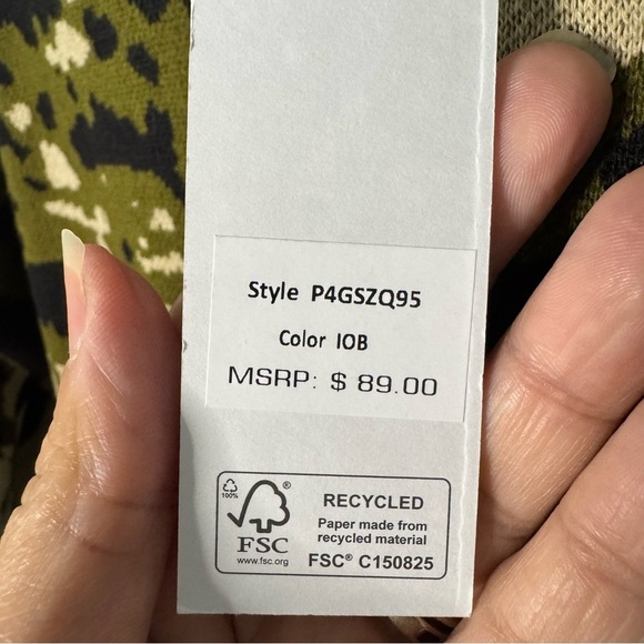 DKNY women Cropped Camouflage knit Sweater size L NWT $89 - Picture 6 of 9